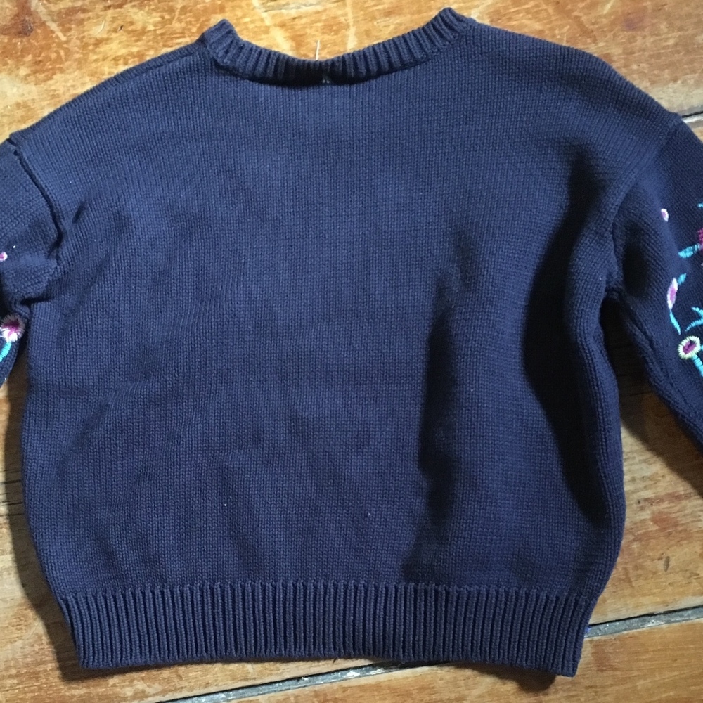 Floral Pattern Sweater - Picture 3 of 4
